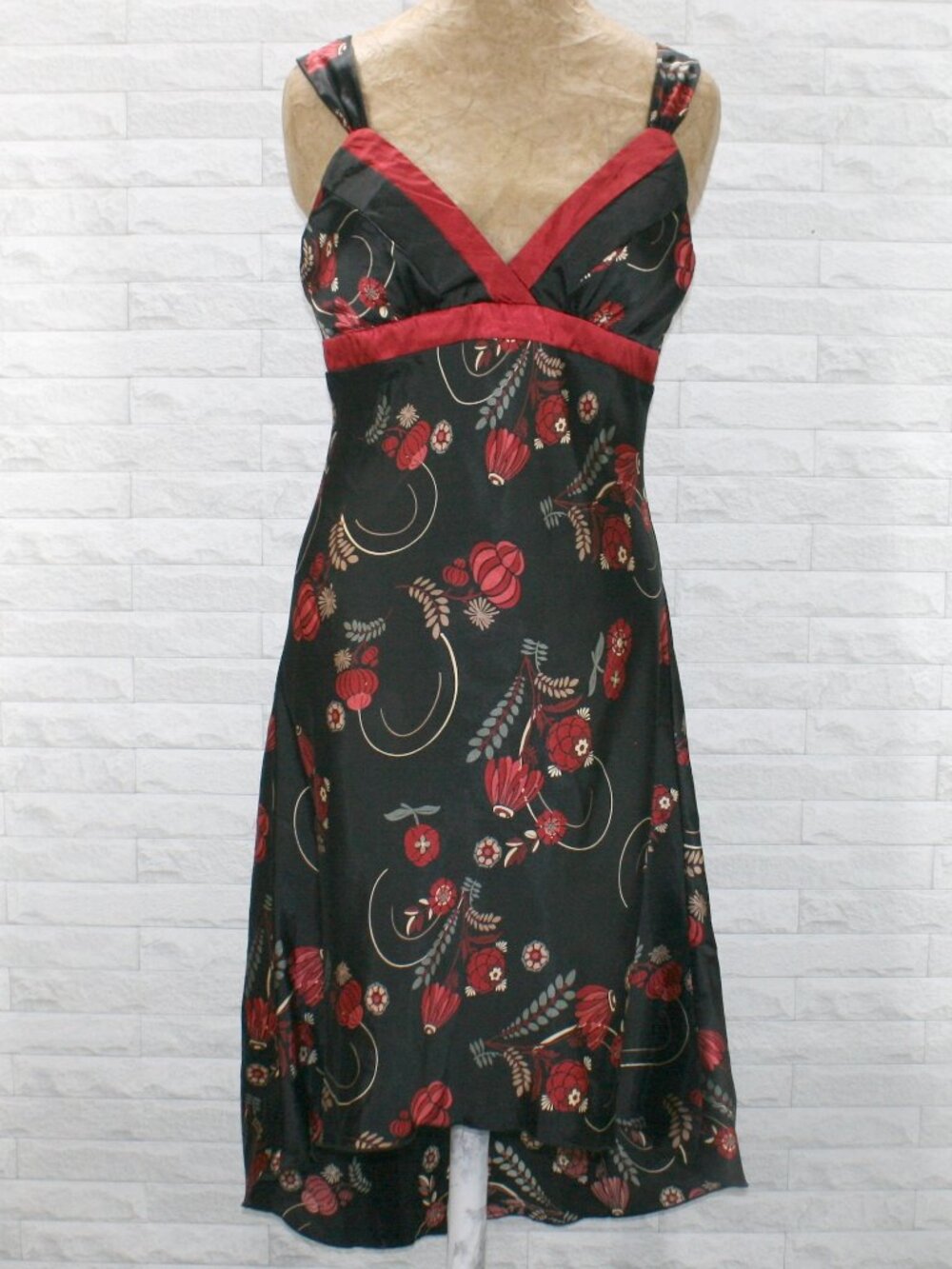 BYERWEAR TOO! Dress Floral Sleeveless Satin Cocktail Party Black Red Small